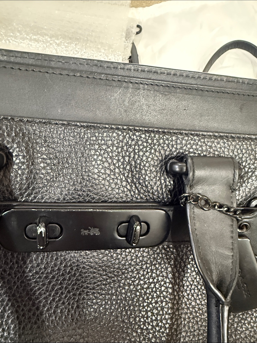 Coach Black on Black Leather handbag with detachable strap - Picture 8 of 10